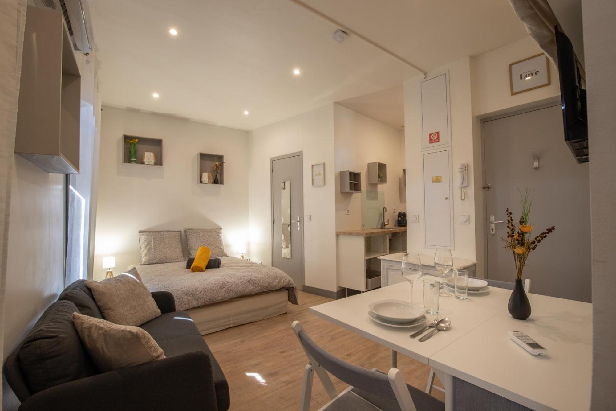 شقة Le Partage Des Eaux - 4 Couchages - Hypercentre - Clim - Wifi LʼIsle-sur-la-Sorgue المظهر الخارجي الصورة