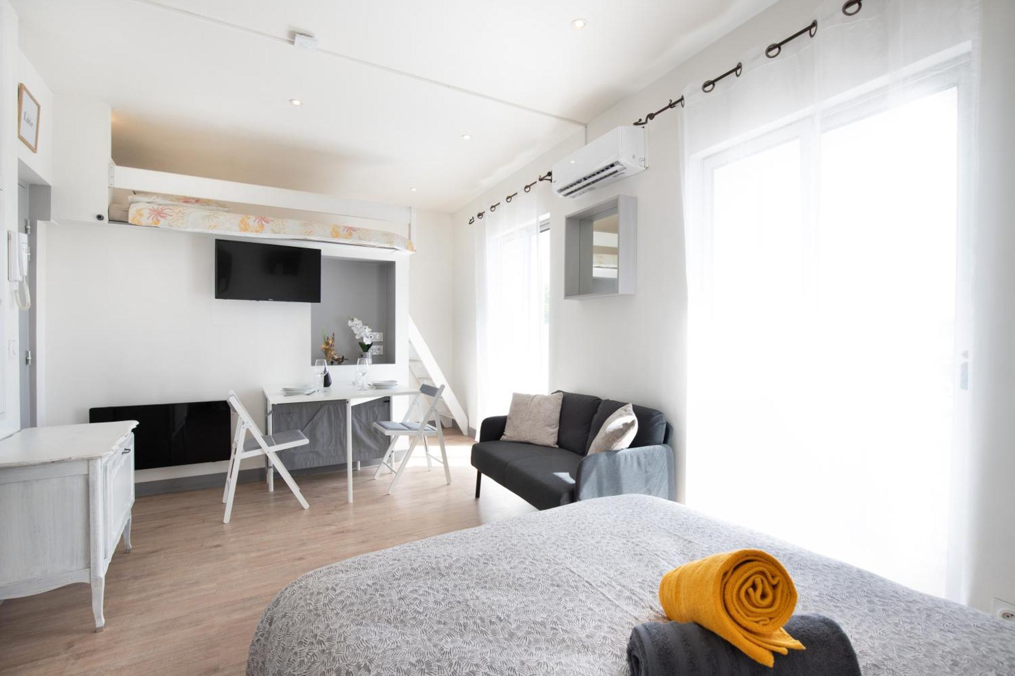 شقة Le Partage Des Eaux - 4 Couchages - Hypercentre - Clim - Wifi LʼIsle-sur-la-Sorgue المظهر الخارجي الصورة